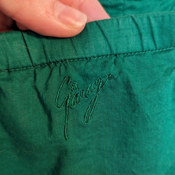 Woman's Top - Picture 9 of 10